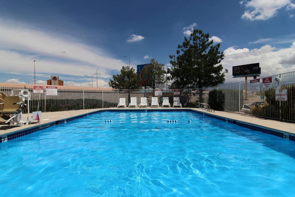 Pool view, Swimming pool