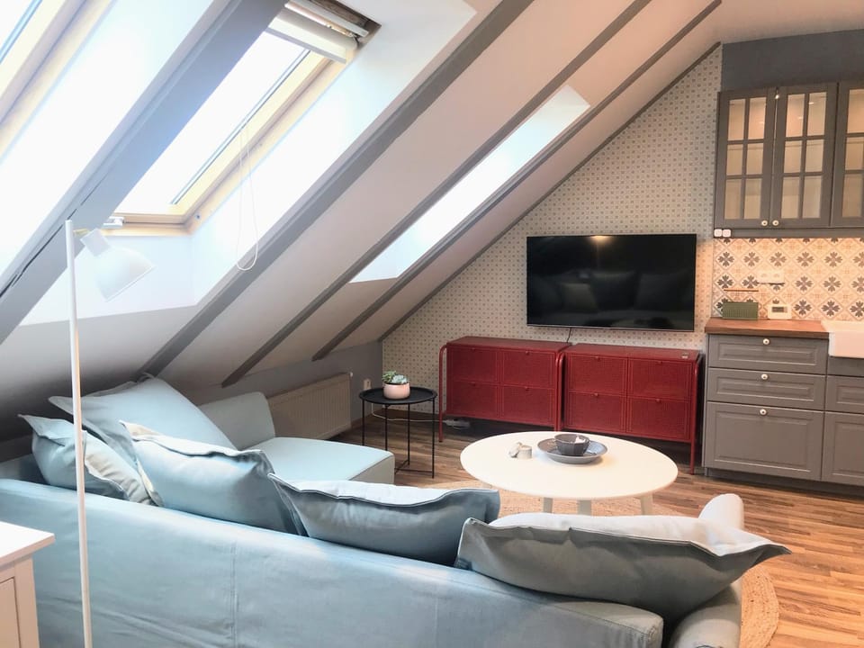 TV and multimedia, Seating area