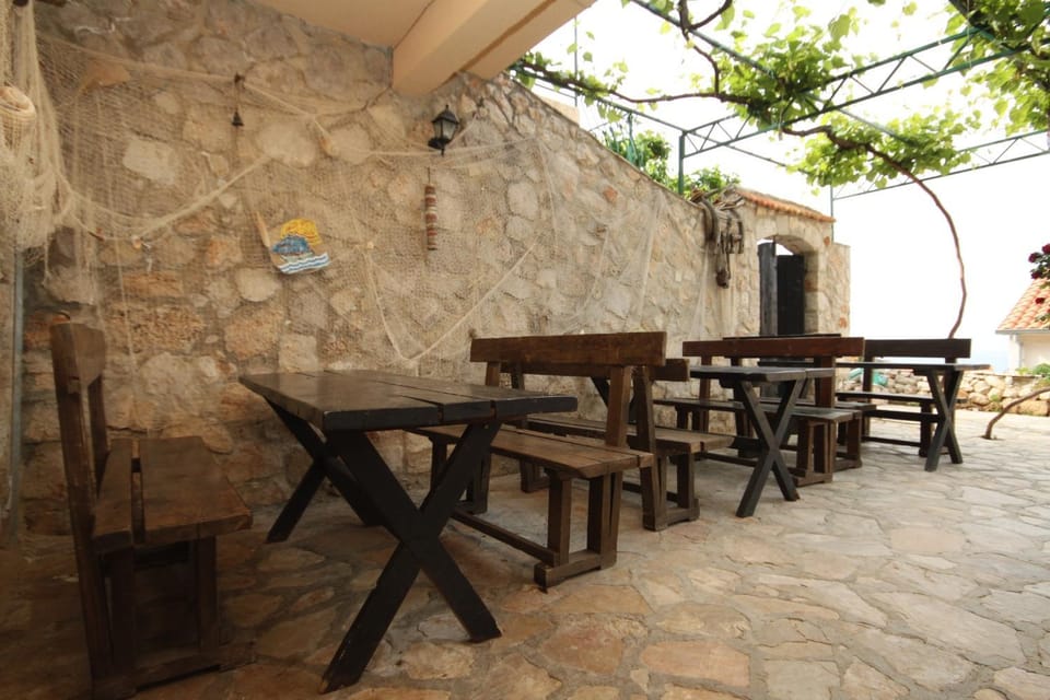 Location, children, Family