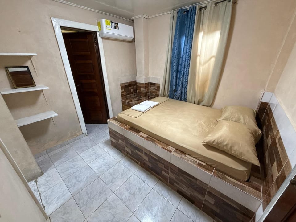Bastimentos Hill Guest House Hostel in Bastimentos Island