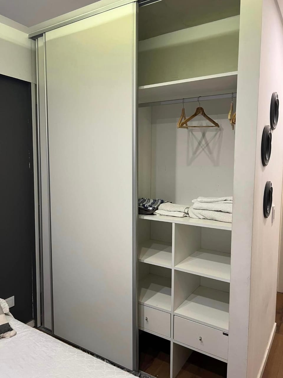 Suite in San Telmo dormitorio en suite con dos baños y balcon a la calle Apartment in Buenos Aires