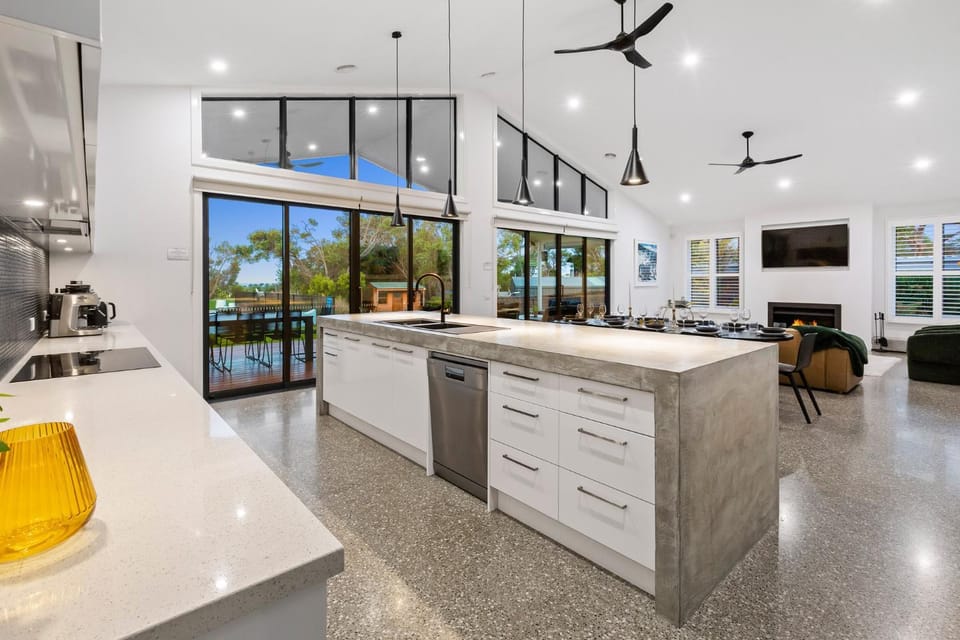 Kitchen or kitchenette, dishwasher, minibar, pet friendly