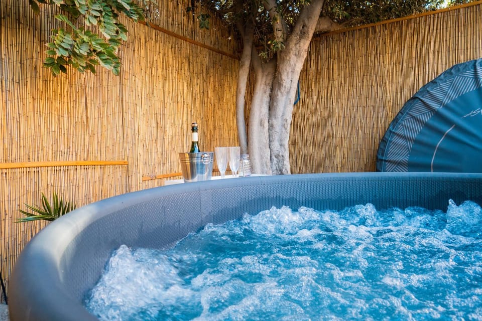 Patio, Hot Tub, Hot Tub, Spa and wellness centre/facilities, Spa and wellness centre/facilities