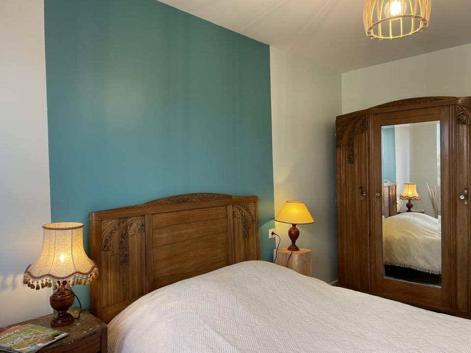 Gîte de Charme Rénové à Pierrefitte-sur-Loire, Vue sur Campagne - FR-1-489-334 House in Auvergne-Rhône-Alpes
