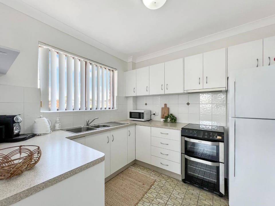 Kitchen or kitchenette, oven, stove