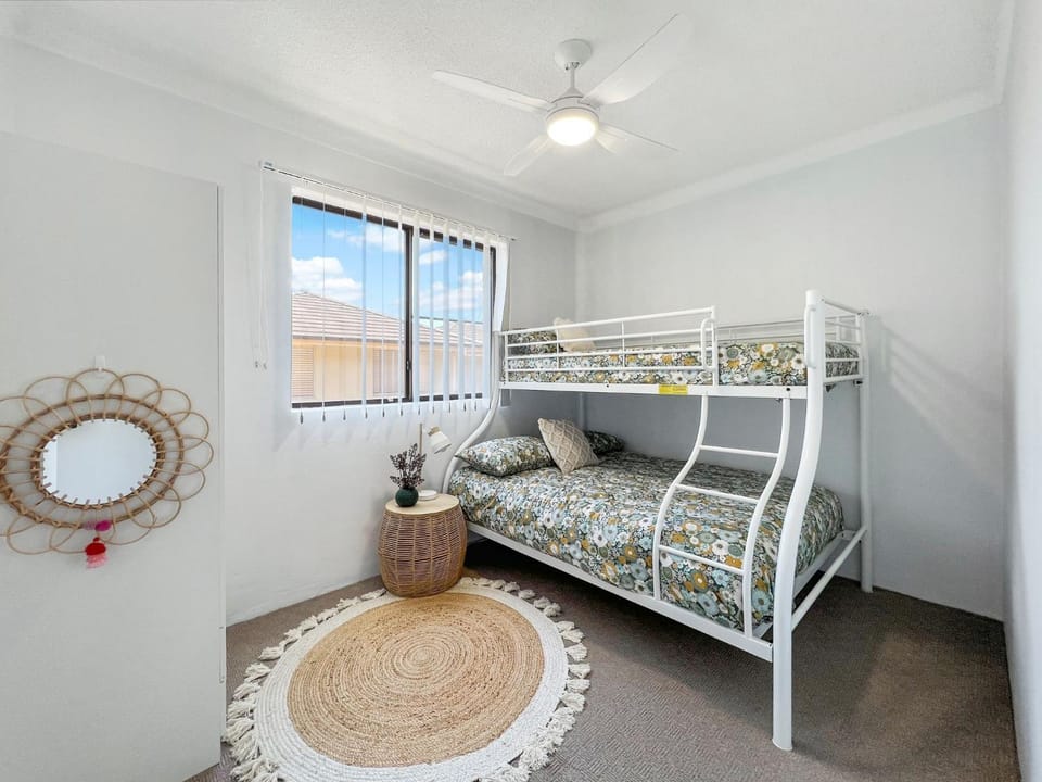 Bed, Bedroom, bunk bed