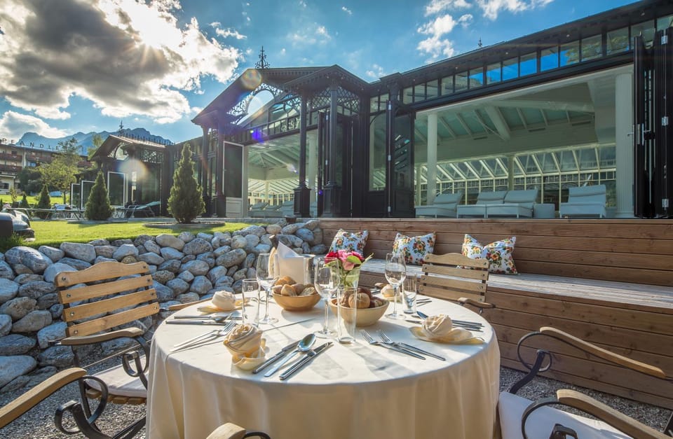 Restaurant/places to eat, Garden, Balcony/Terrace, Breakfast