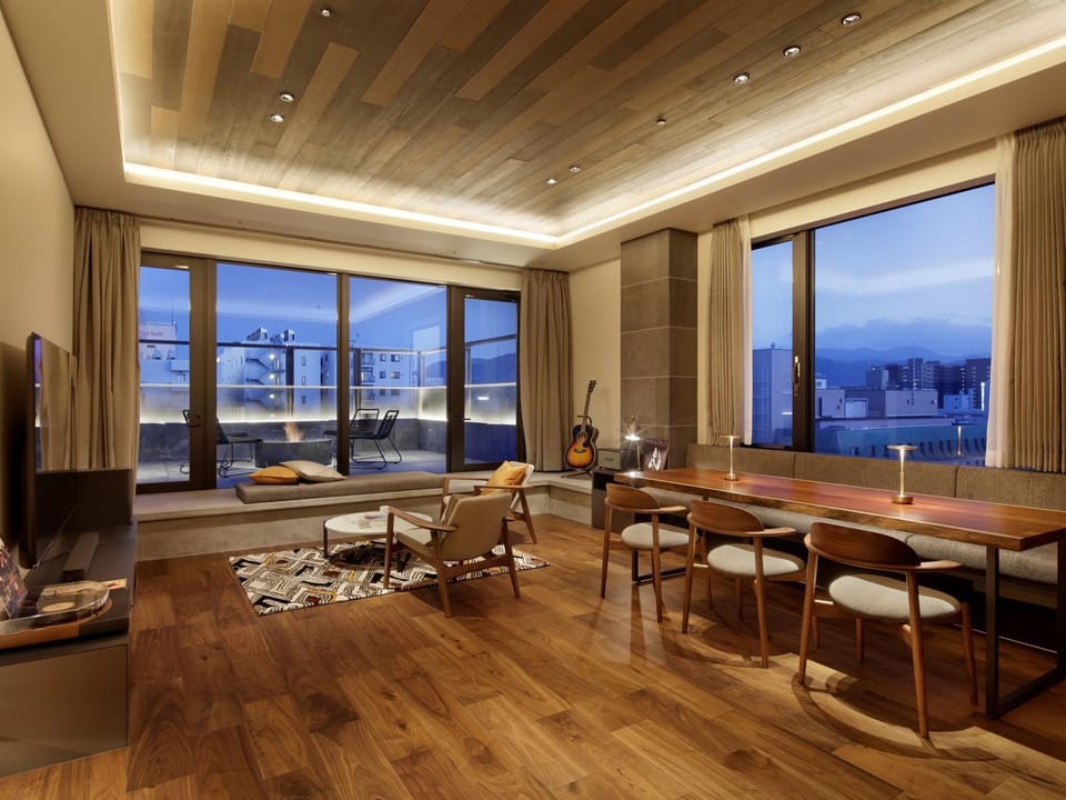 TV and multimedia, View (from property/room), Balcony/Terrace, Living room, City view