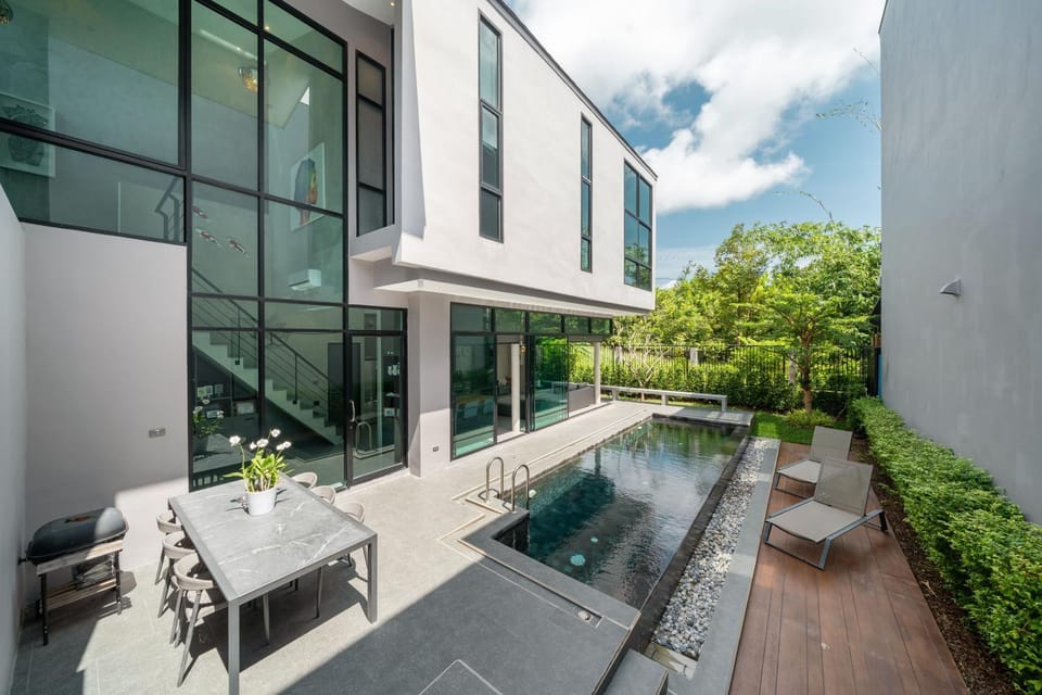 Property building, Swimming pool