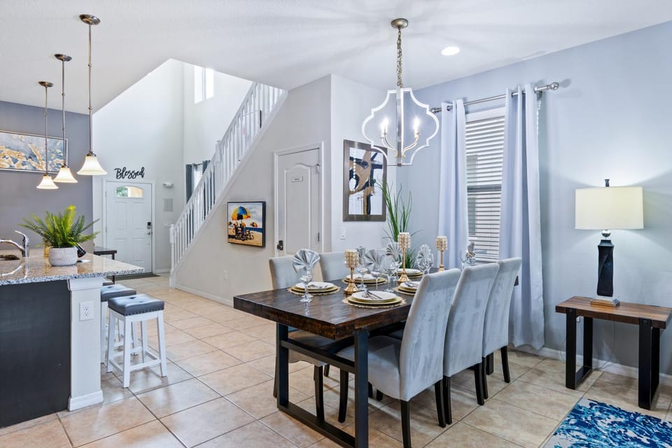 Kitchen or kitchenette, Living room, Seating area, Dining area