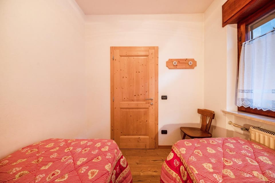 Property building, Living room, Bedroom