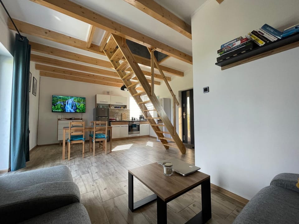 Communal lounge/ TV room, Living room, pet friendly, kitchen