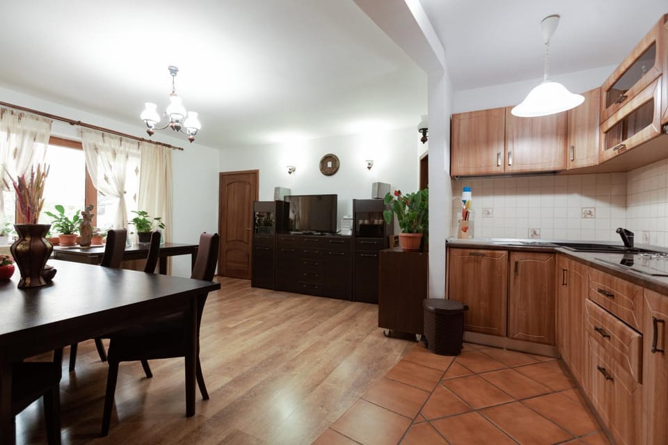 Living room, Seating area, Dining area, Communal kitchen