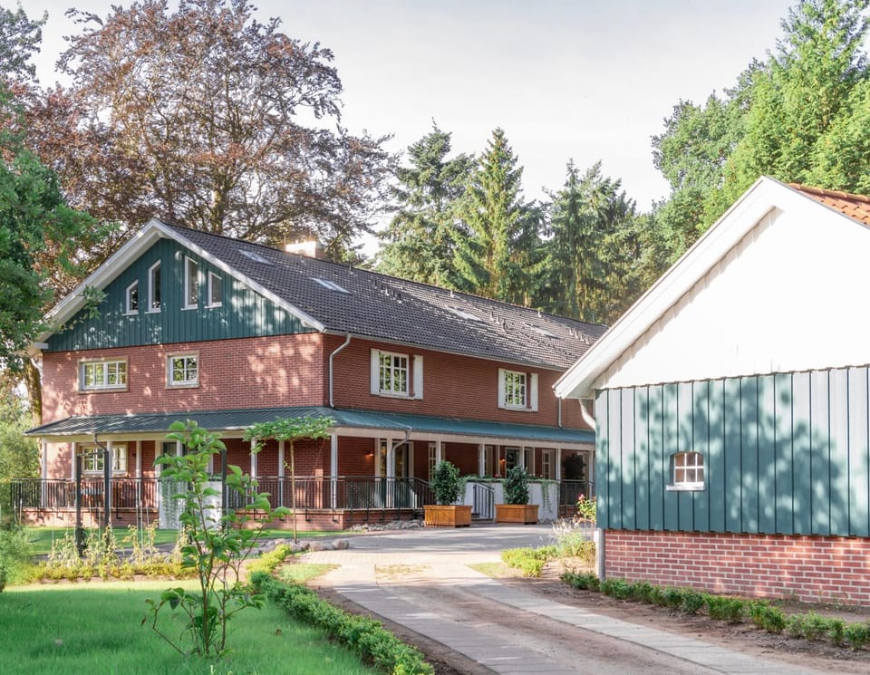 Property building, Staff, Facade/entrance, Garden