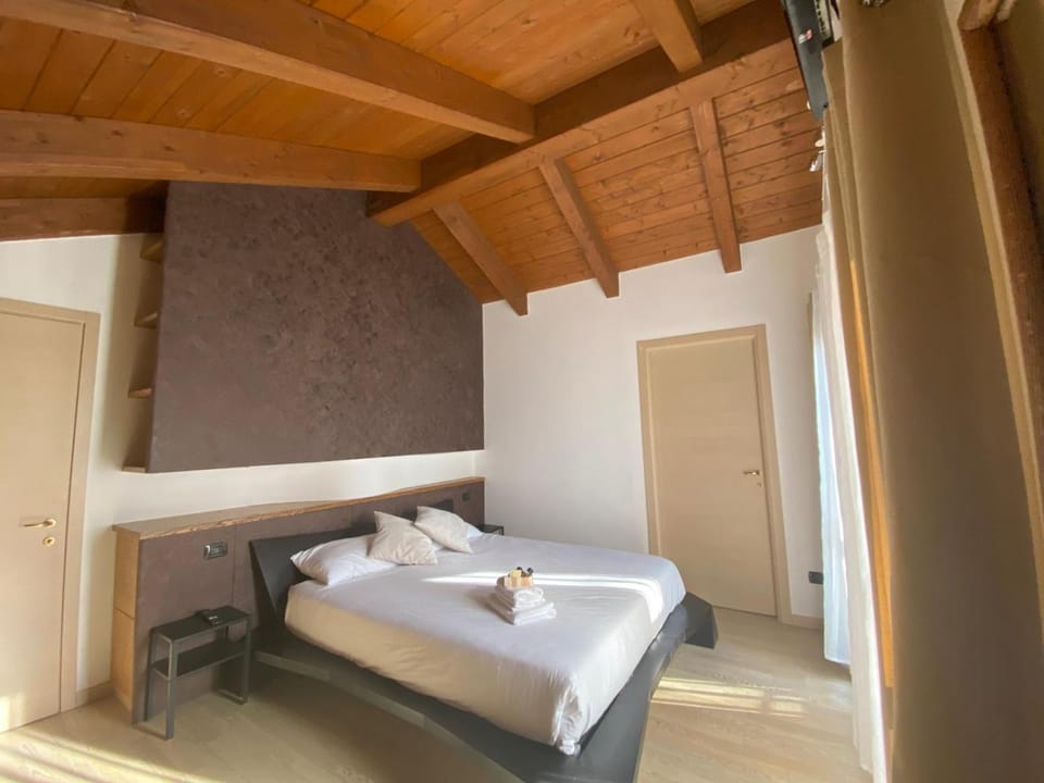 Villa Fiesta Bed and Breakfast in Province of Lecco
