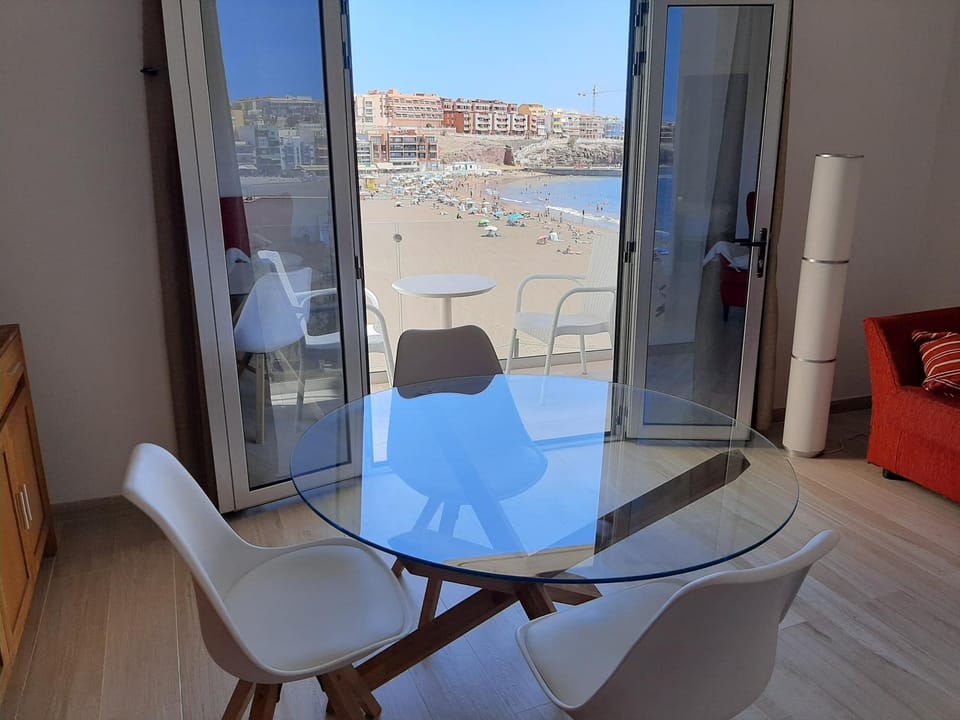 Day, View (from property/room), Balcony/Terrace, Living room, Dining area, Sea view
