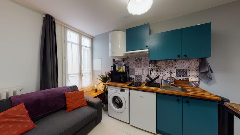 Kitchen or kitchenette, Living room