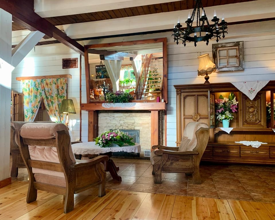 Restaurant/places to eat, Spring, Seating area