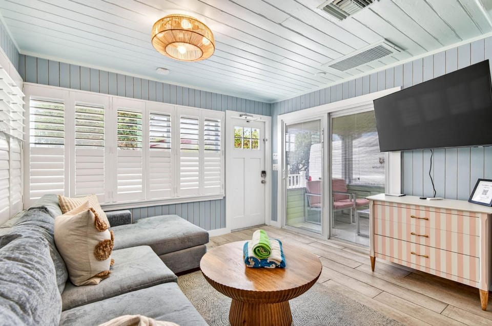 Island Vibes House House in Clearwater Beach