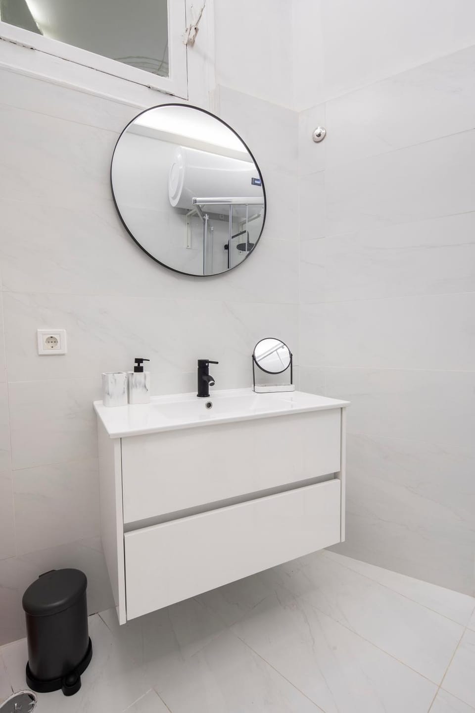Petit studio Rosa - Bairro Alto Bed and Breakfast in Lisbon