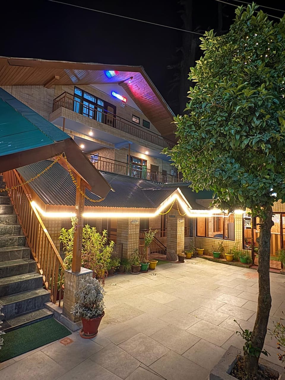 Guruchhaya hotel and cottages Hotel in Manali
