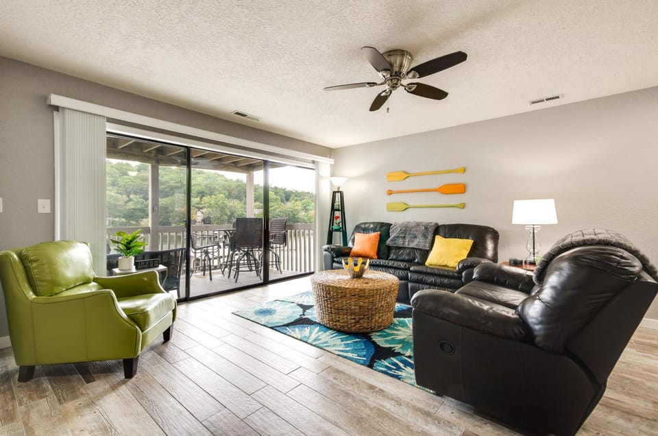 Boat Dock + Pool Access! Osage Beach Condo House in Osage Beach