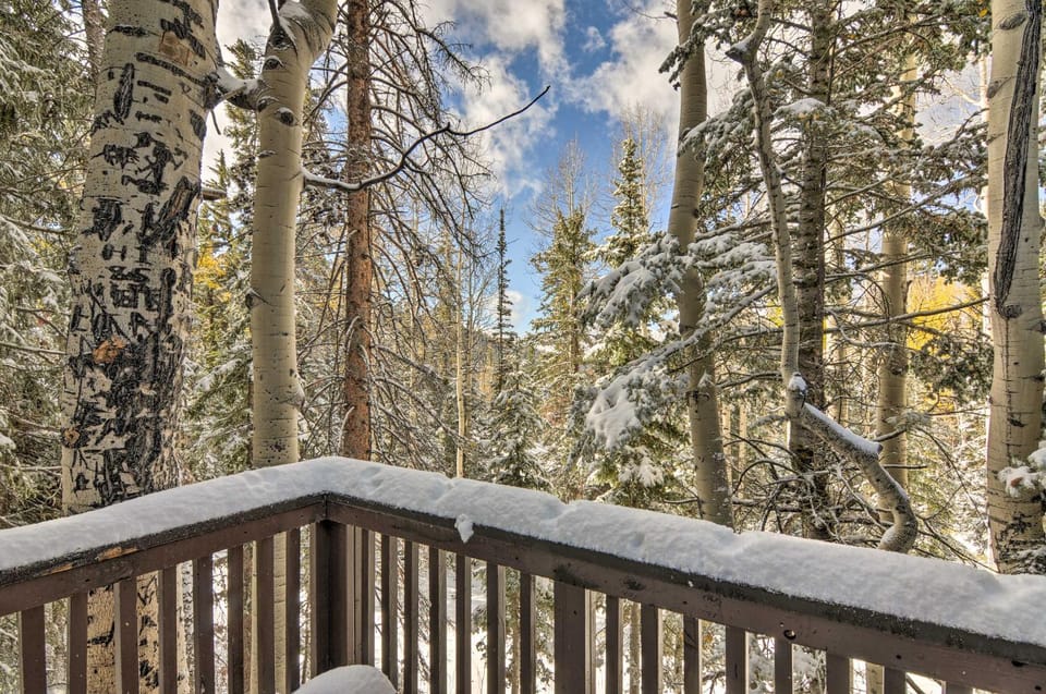 The Cottages: Skiers Escape Half-Mi to Eagle Point House in Utah