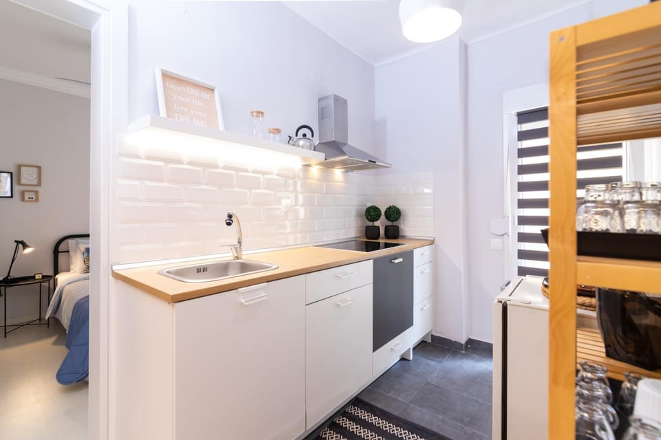Kitchen or kitchenette, oven, stove