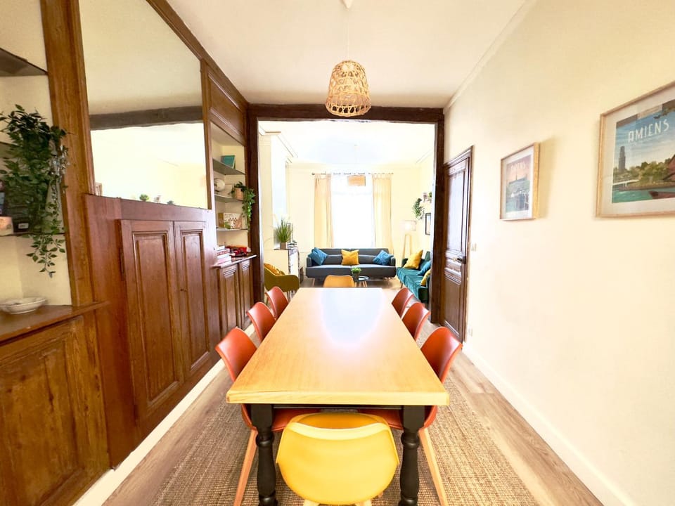 4 Ch - 10 pers - Grande Maison - Parking - Jardin - BBQ House in Amiens
