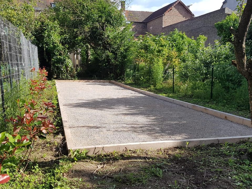 4 Ch - 10 pers - Grande Maison - Parking - Jardin - BBQ House in Amiens