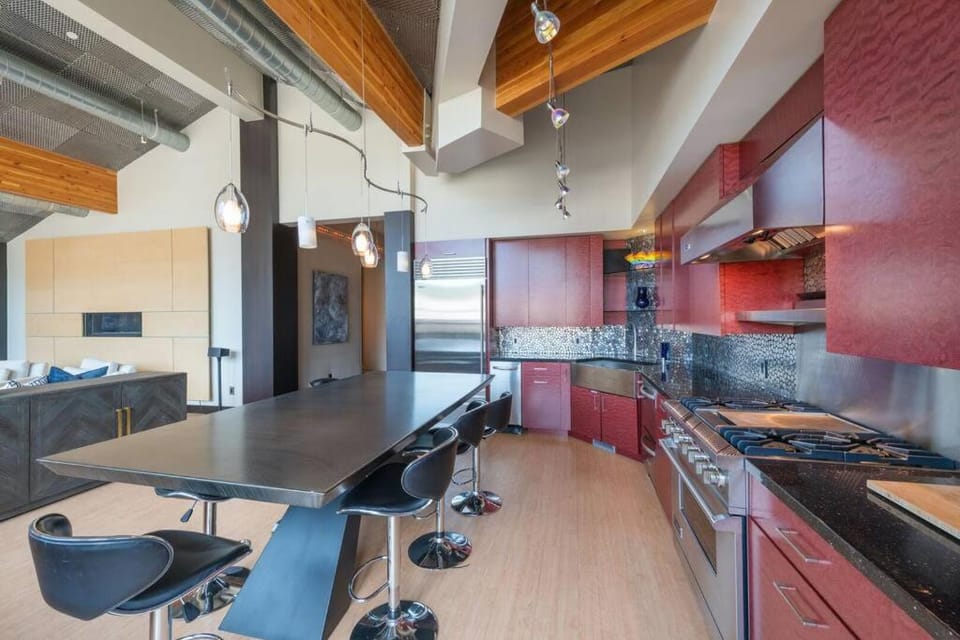 Unrivaled Luxury Penthouse Ski In Ski Out 3 Bed+Den Modern Views Silver Lake Village Deer Valley Apartment in Deer Valley