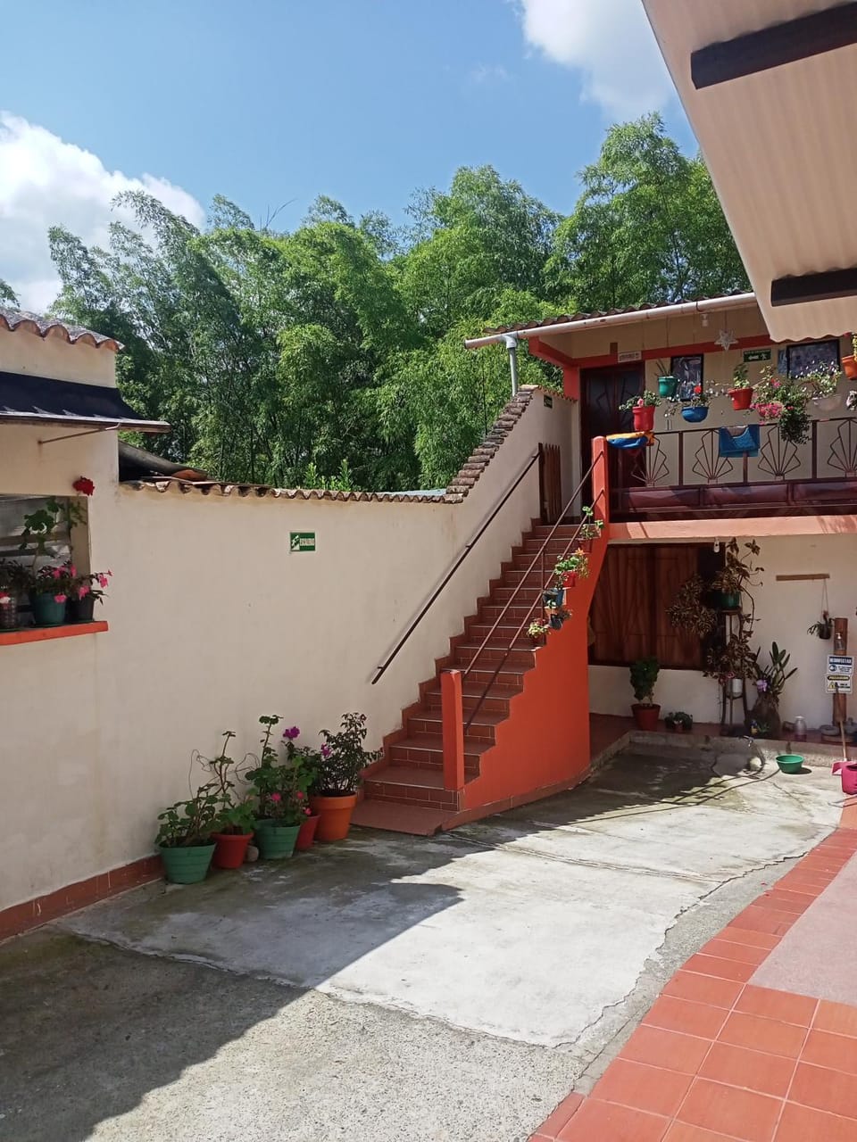 Property building, Patio, Facade/entrance
