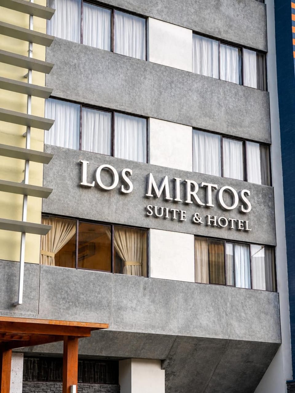 Facade/entrance