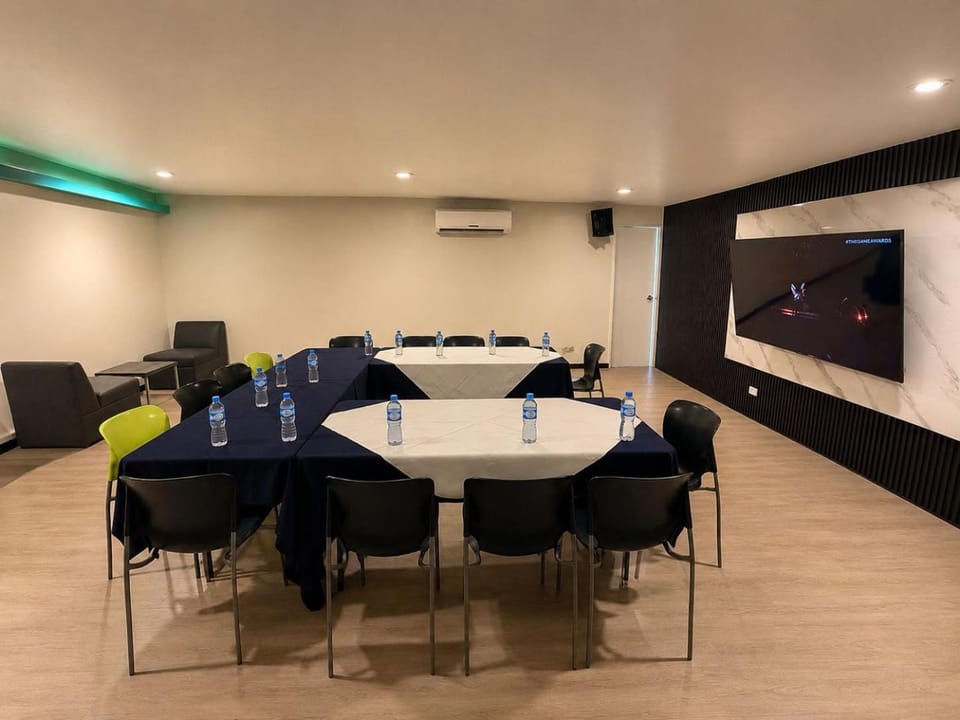 TV and multimedia, Meeting/conference room, air conditioner