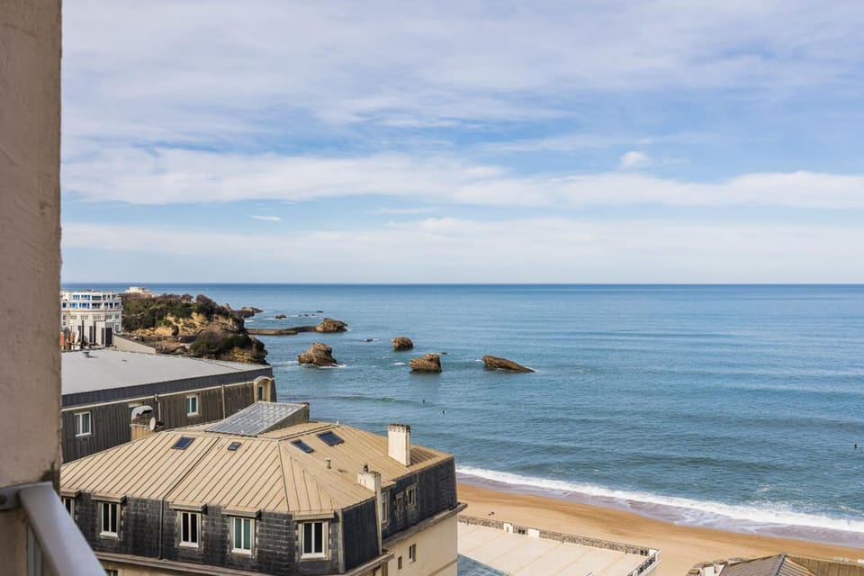 SKY KEYWEEK 2 bedroom sea view apartment in the center of Biarritz Apartment in Biarritz