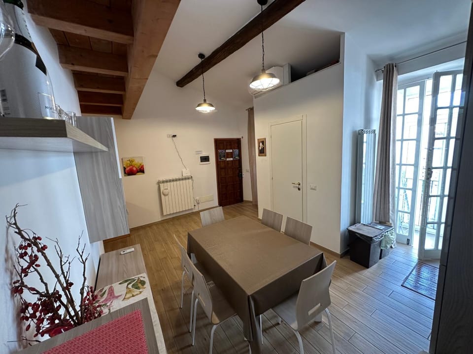 Living room, Dining area, air conditioner
