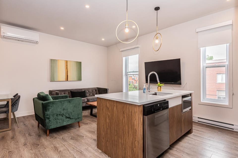 TV and multimedia, Kitchen or kitchenette, Living room, Seating area, Dining area, Evening entertainment