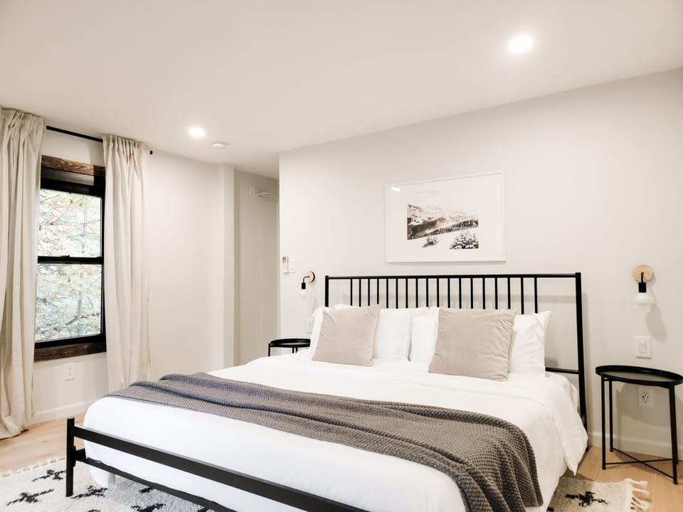 Bed, Bedroom