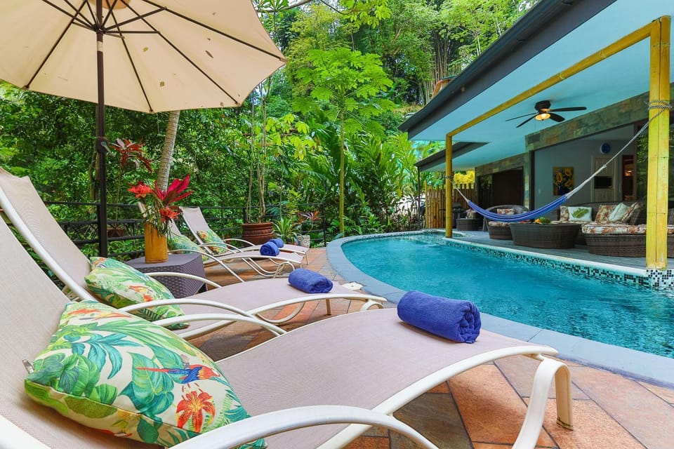 Rainforest Gem Aracari Villa with Private Pool Bed and Breakfast in Quepos