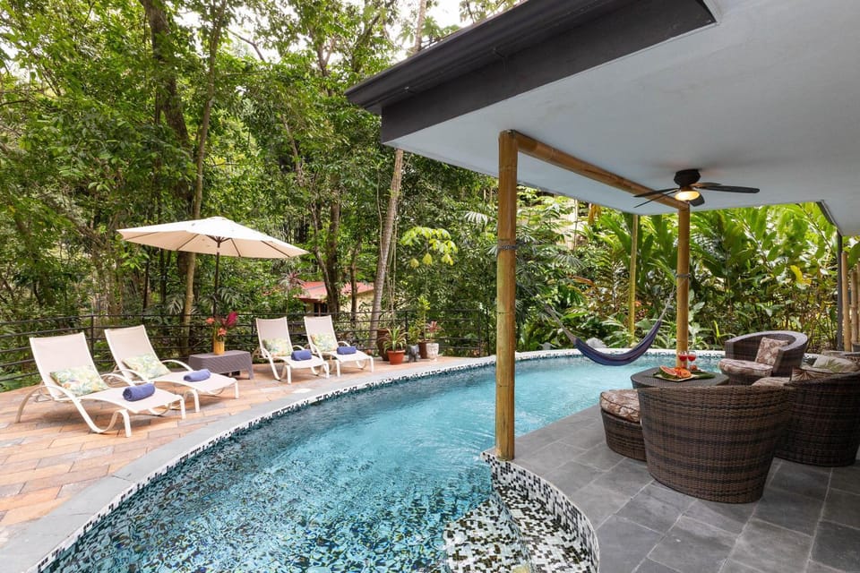 Rainforest Gem Aracari Villa with Private Pool Bed and Breakfast in Quepos