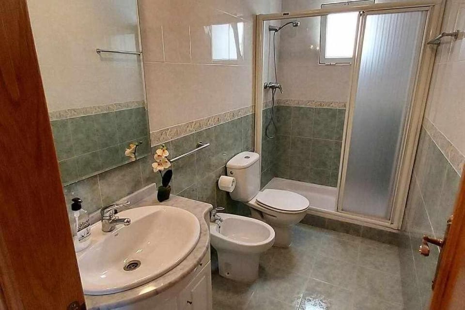 Shower, Bathroom, bidet