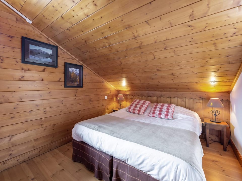 Duplex lumineux 8 pers, ski au pied, piscine & spa Méribel - FR-1-566-49 Apartment in Les Allues