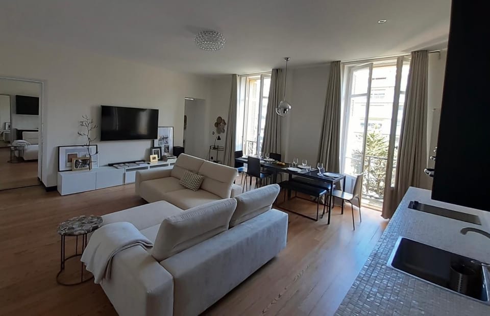 Living room, Dining area, kitchen