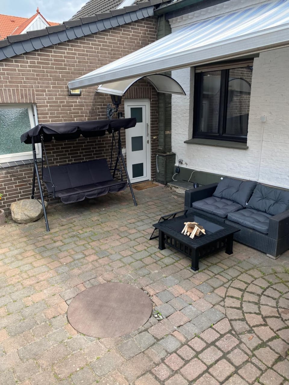 Wohnen direkt an der Rheinpromenade mit Whirlpool und Sauna House in North Rhine-Westphalia
