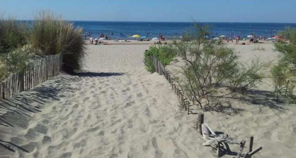 Beach, On site
