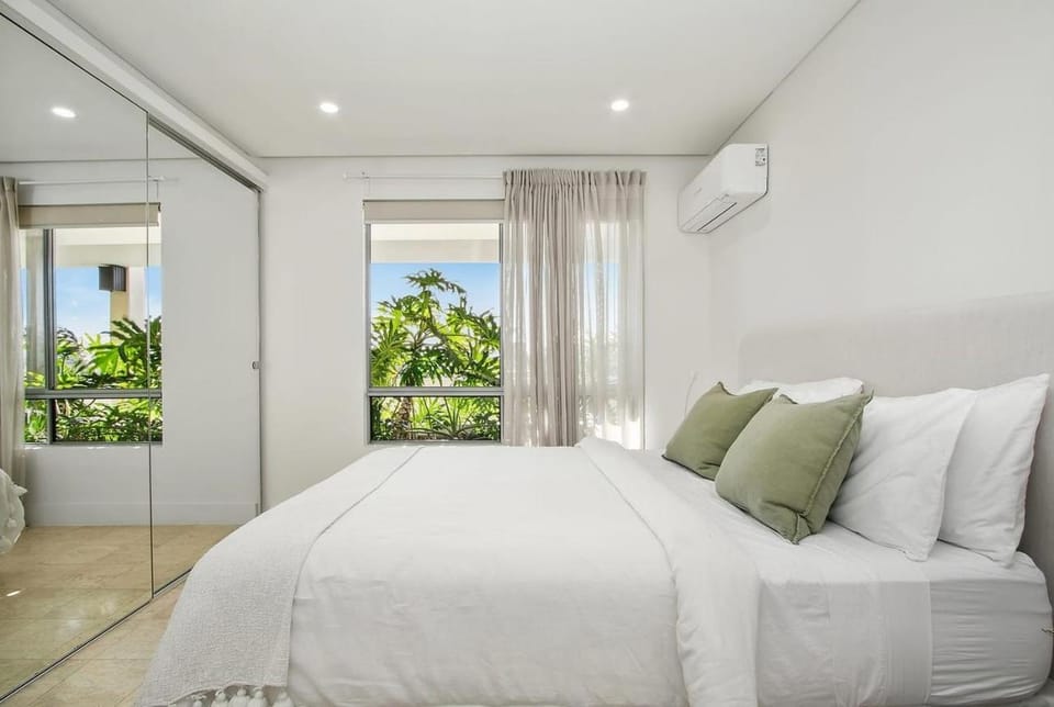Bedroom, air conditioner