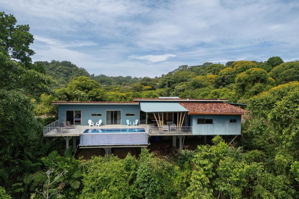 Secret Mountain Top 3BR Casa Colibrí private pool Villa in Quepos
