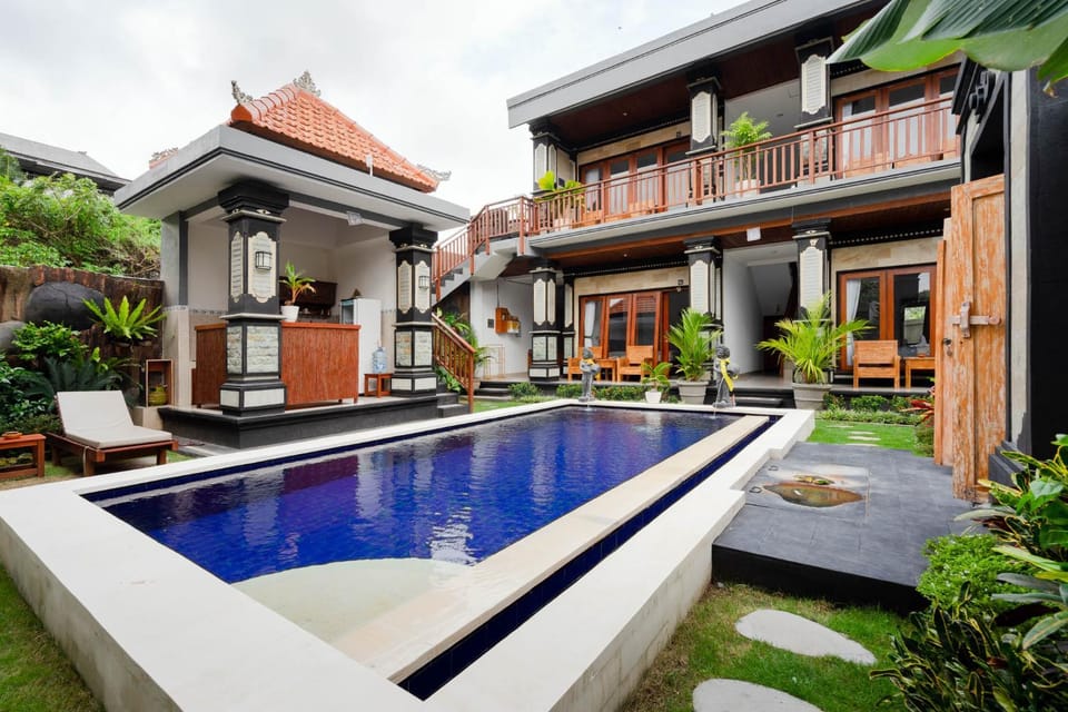 Property building, Patio, Day, Garden, Garden view, Pool view, Swimming pool, sunbed
