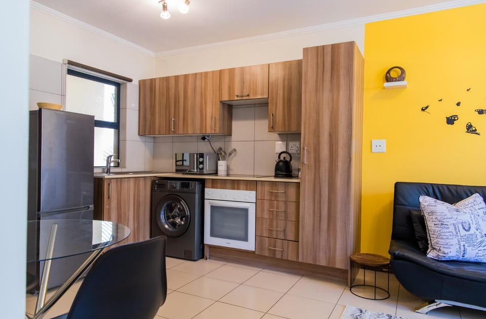 Dining area, kitchen