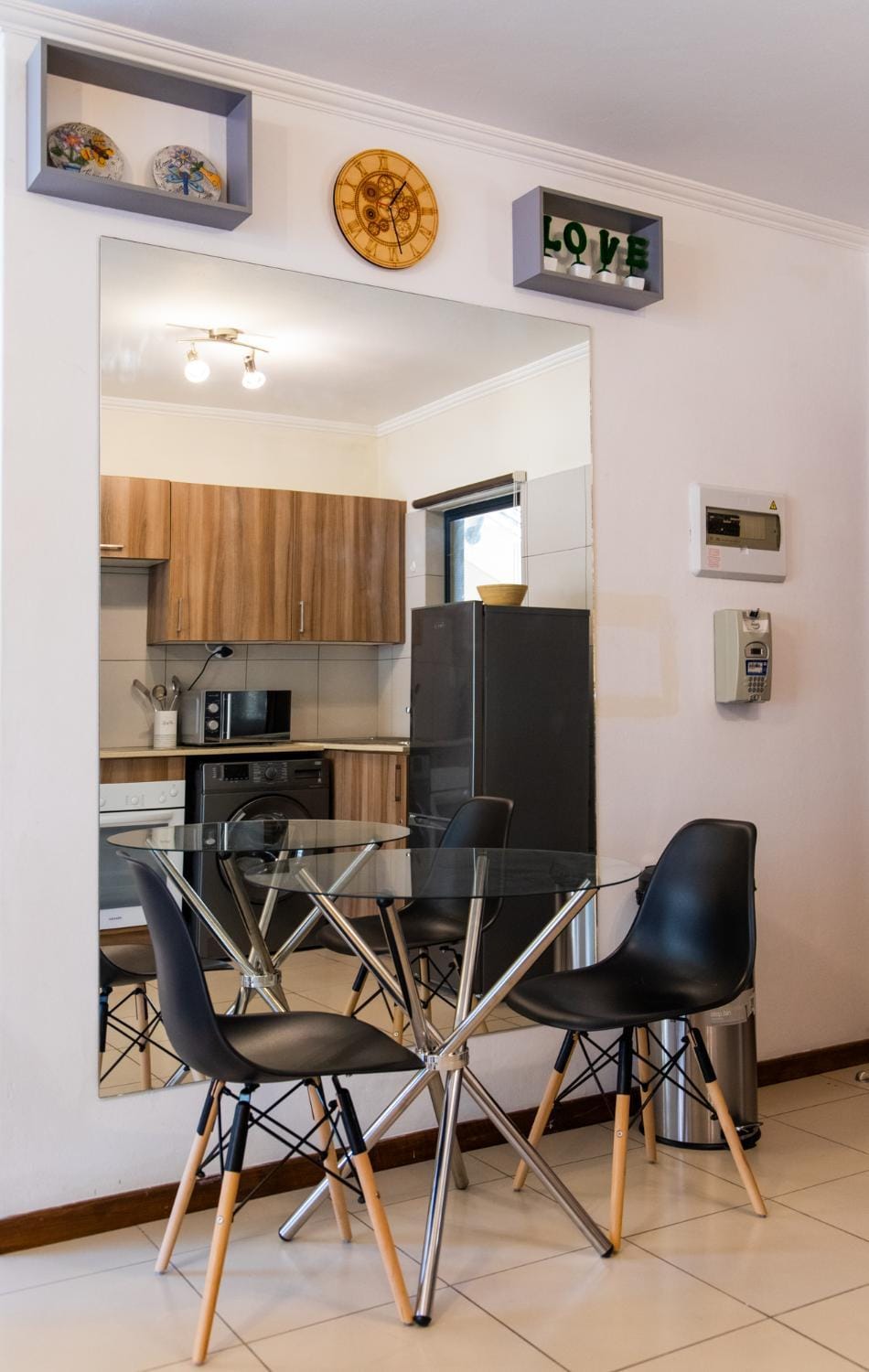 Dining area, kitchen